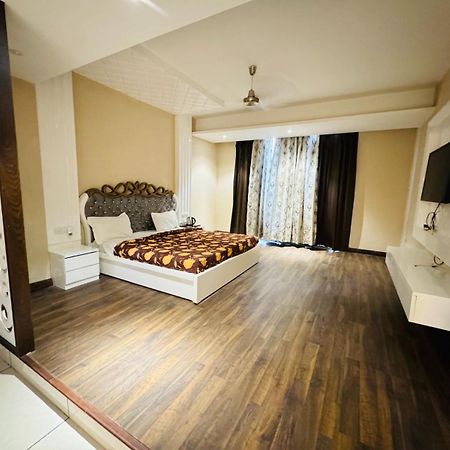 The Pearl Hotel Sirsa Dış mekan fotoğraf