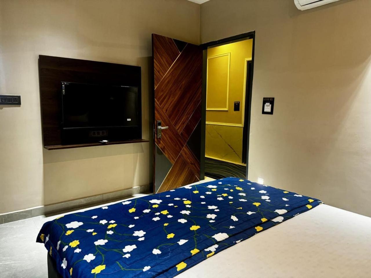 The Pearl Hotel Sirsa Dış mekan fotoğraf