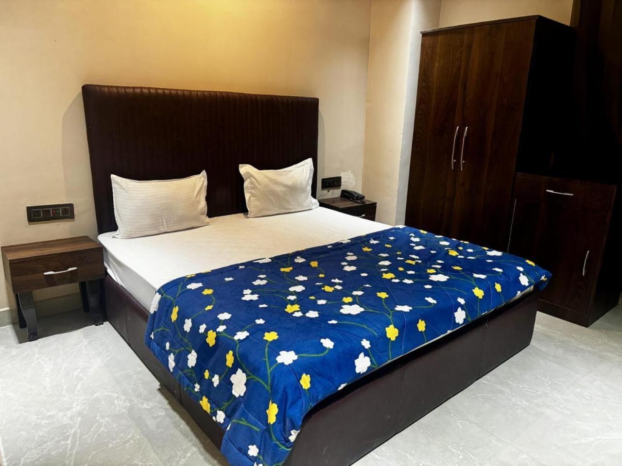 The Pearl Hotel Sirsa Dış mekan fotoğraf